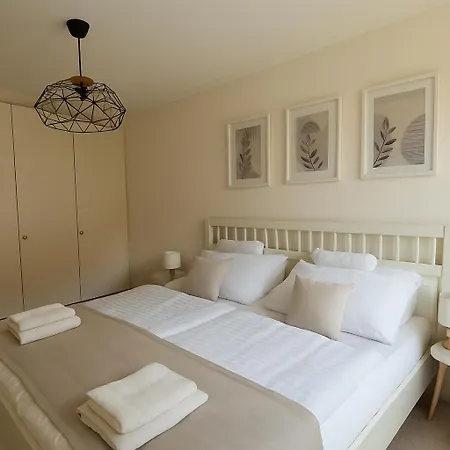 公寓 Willkommen In Ihrem Sonnigen Gartenapartment *