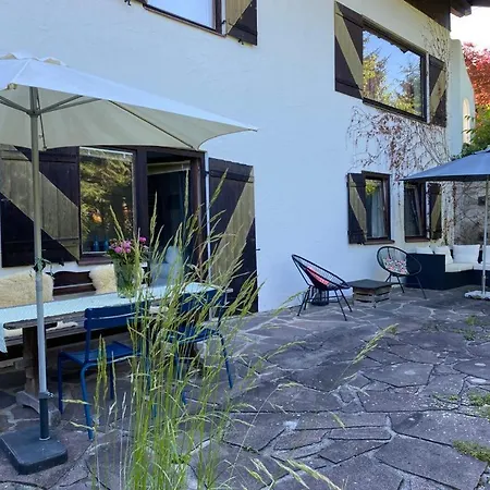 Willkommen In Ihrem Sonnigen Gartenapartment